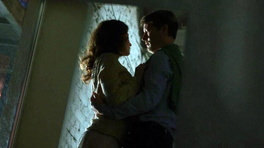 Нельзя заходить в спальню к богу. Идти с богом. Пожать руку через порог. Московские сумерки сериал 2012–2014. Отражение реальности.