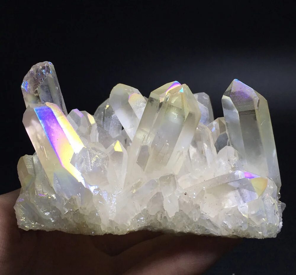 Quartz crystal. Кристалл Титаниум кварц. Кварц Кристалл Рейнбоу. Ангельская Аура кварц. Аура кварц камень.