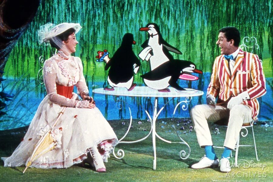 Рождественские обои. Bobb annd mary on holiday. Икона в золотой раме. Новогодняя открытка на английском. Mary holiday.