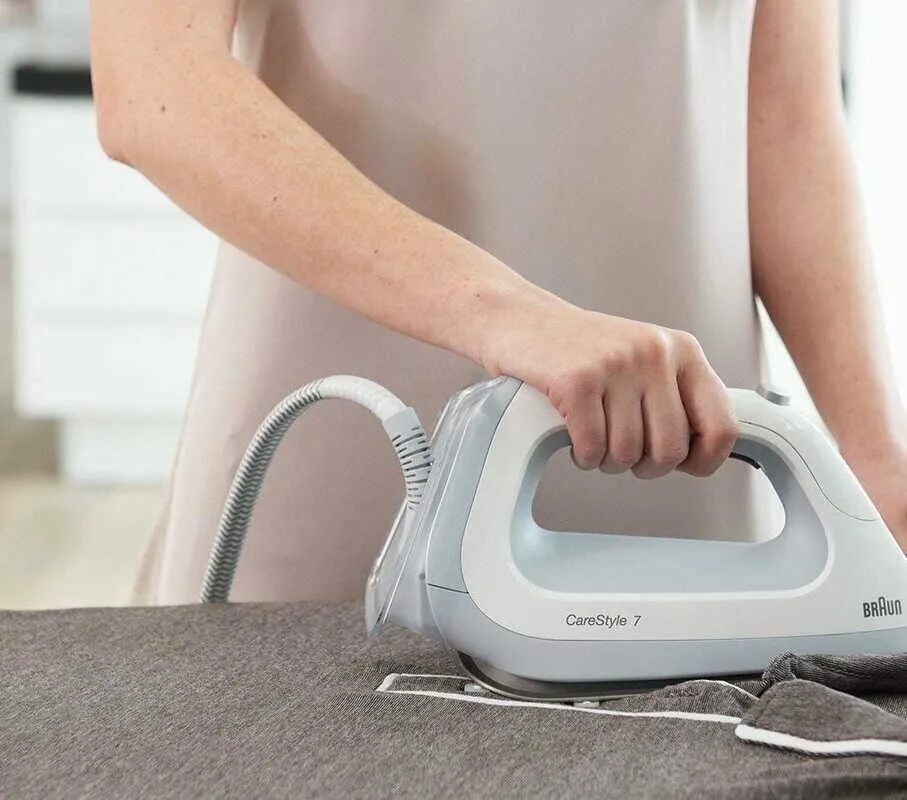 Braun carestyle 7 купить. Парогенератор Браун CARESTYLE 3. Braun парогенератор Care Style 7. Гладильная система Браун 7055. Braun is7043wh.