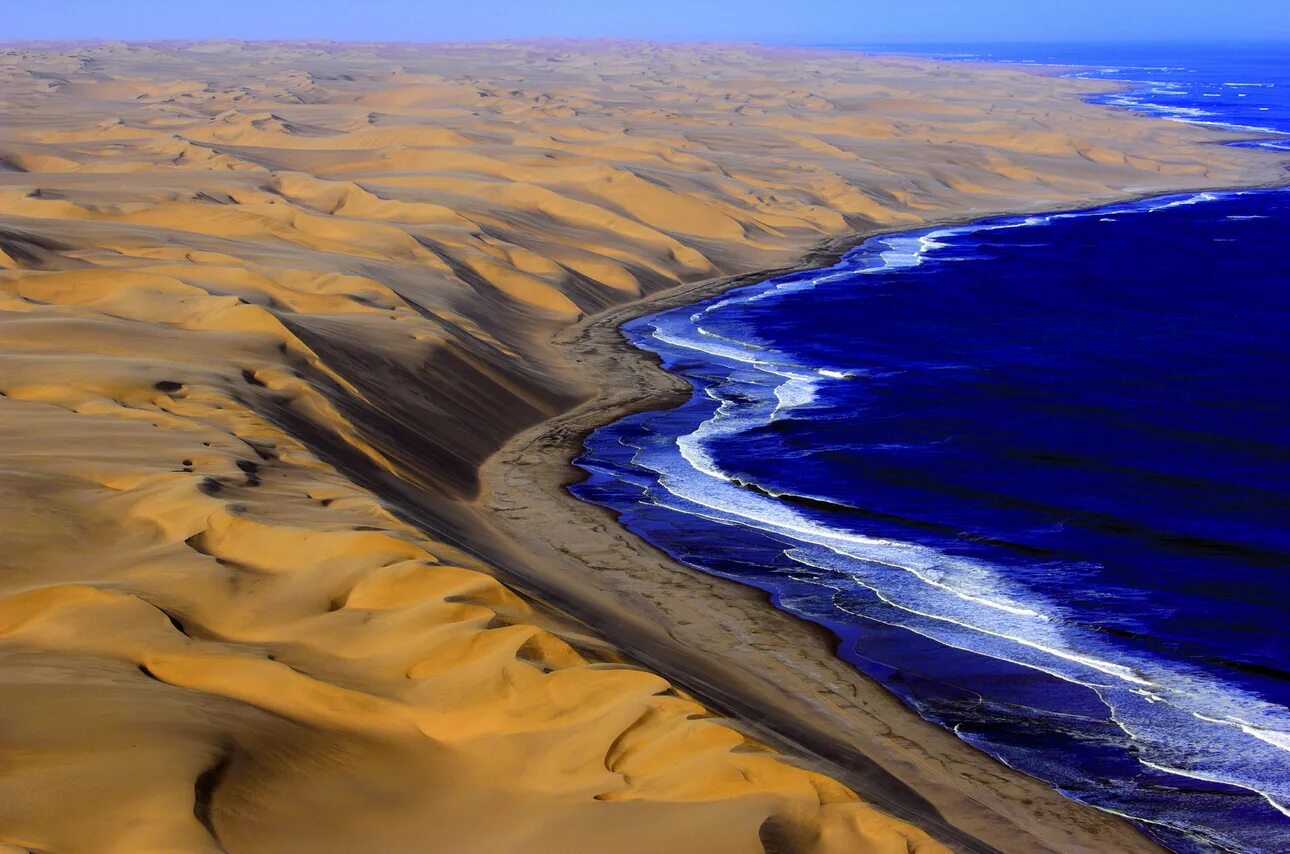 Приокеаническая пустыня. Пустыня Намиб и Атлантический океан. Намибия пустыня Намиб. Намибия и Атлантический океан. Пустыня Намиб и Атлантический океан Намибия.
