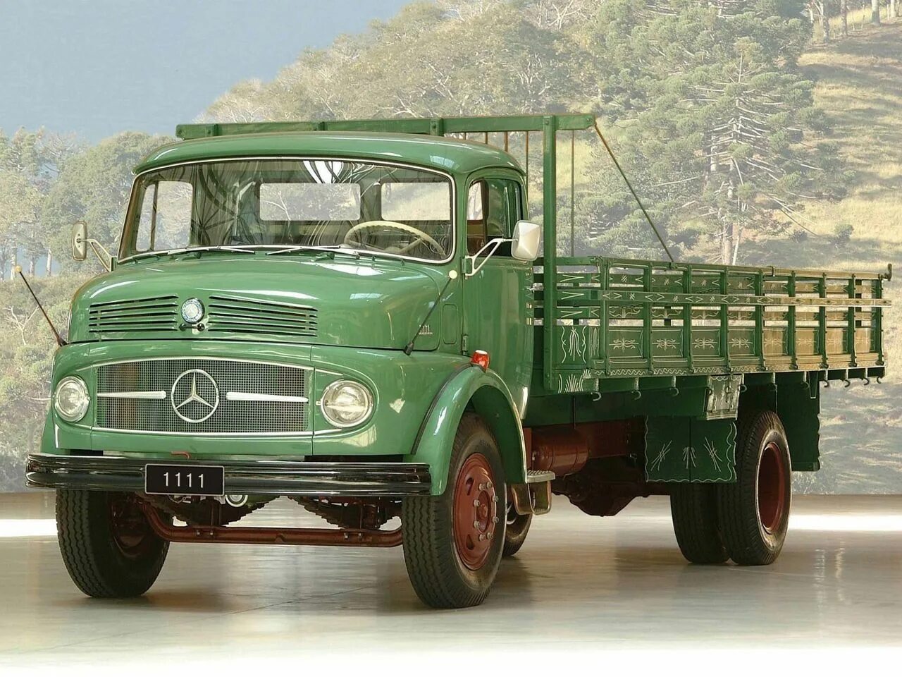 Старый грузовик мерседес. Mercedes-benz lp. Старый грузовик мерседес. Старый грузовик мерседес бенц 1967 года 710 kamyon. Mercedes-benz lp333.