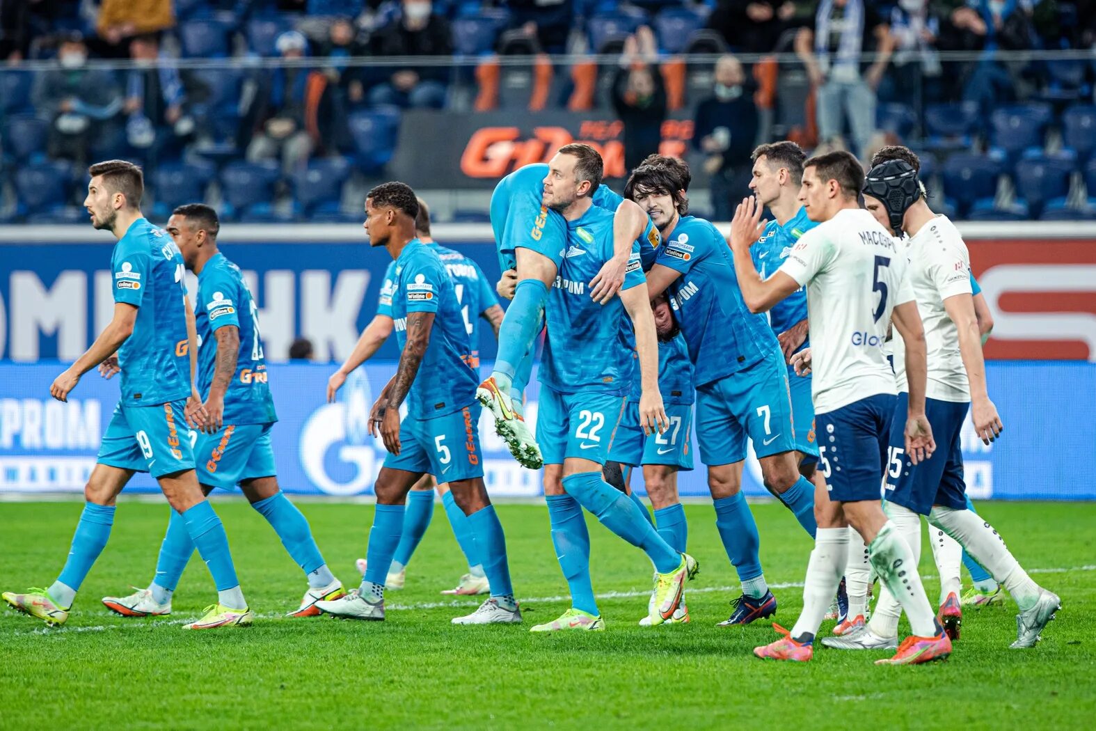 Зенит (футбольный клуб, Санкт-Петербург). Zenit FC 2021. Зенит 2018. Зенит фото.