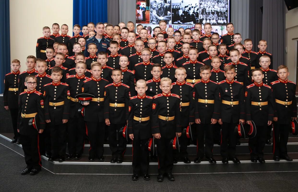Суворовское училище тула отзывы. Суворовское училище тула отзывы. Военное училище тула. Суворовское училище в туле. Тульское суворовское военное училище.