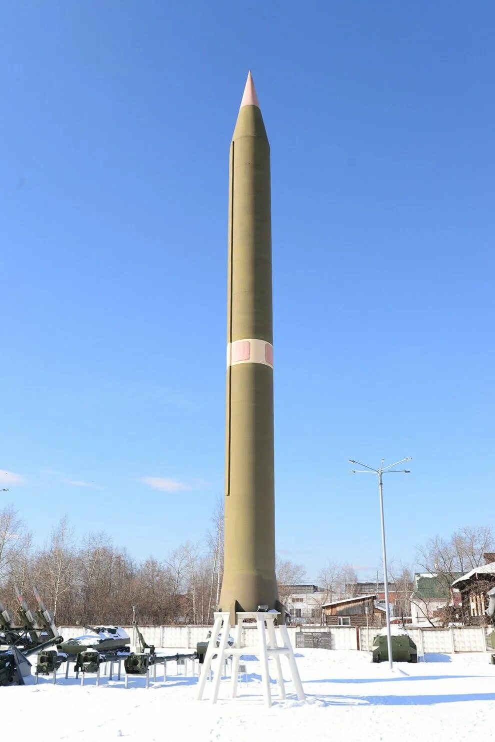 Р-12 баллистическая ракета. 8к14 скад. Р-12 баллистическая ракета. Отрк эльбрус 9к72. Баллистическая ракета средней дальности р-14.