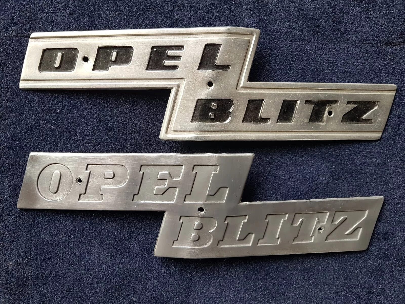 Шильдики multi level. Шильдик Опель блиц. Opel Blitz 1940 шильды. Шильдик Blitz. Шильдик Scout.