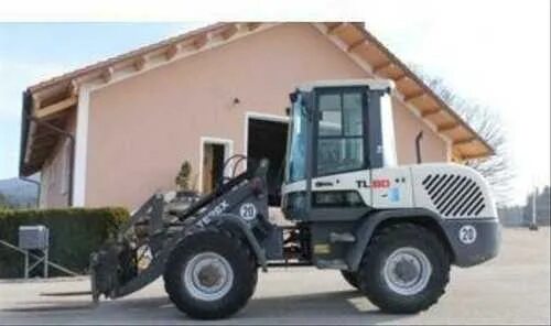 Терекс 860 кабина. Включить верхние фары terex 820. Терекс 825. Ручка стекла терекс 860. Стекло двери терекс 860.