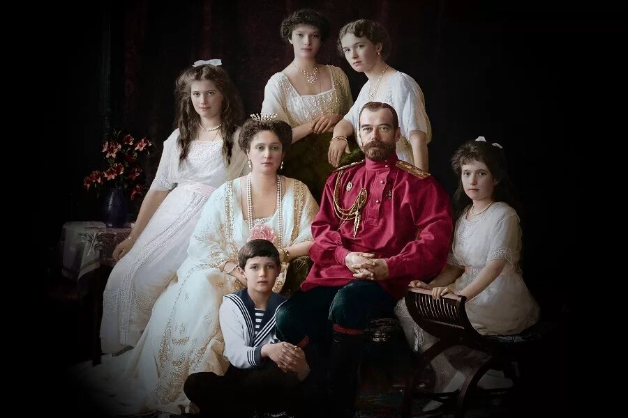 Как зовут царскую семью. Семья царственных страстотерпцев николая ii и александры фёдоровны. Царская семья николая 2. Династия романовых николай 2 и его семья. Романовы семья николая 2.