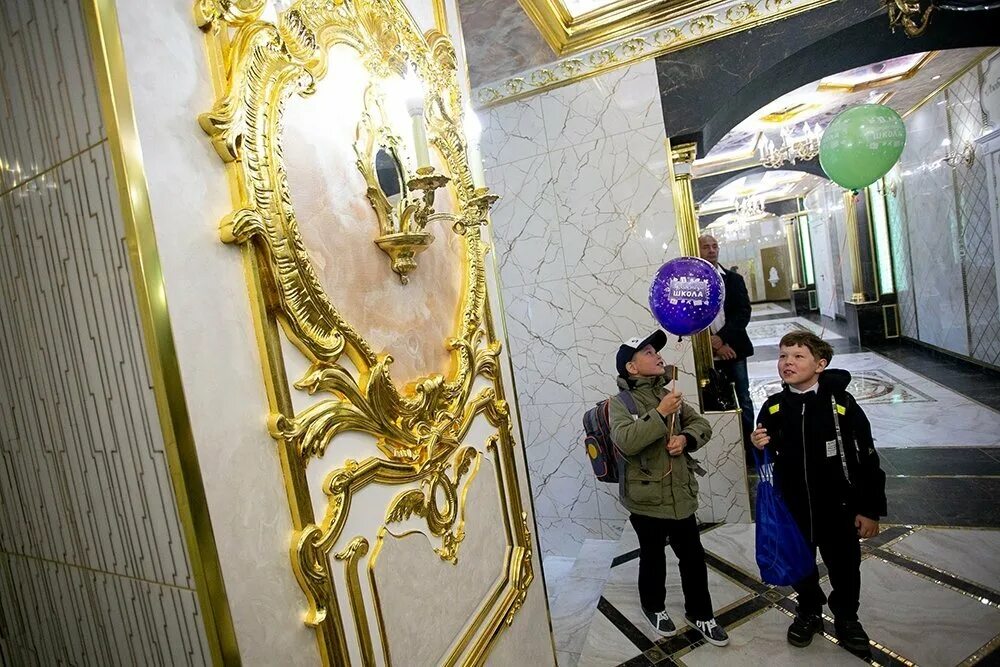 Школа 106 екатеринбург. 106 школа екатеринбург вторчермет. Золотая школа екатеринбург 106. Золотая школа в екатеринбурге симановского. Золотая школа в екатеринбурге симановского.