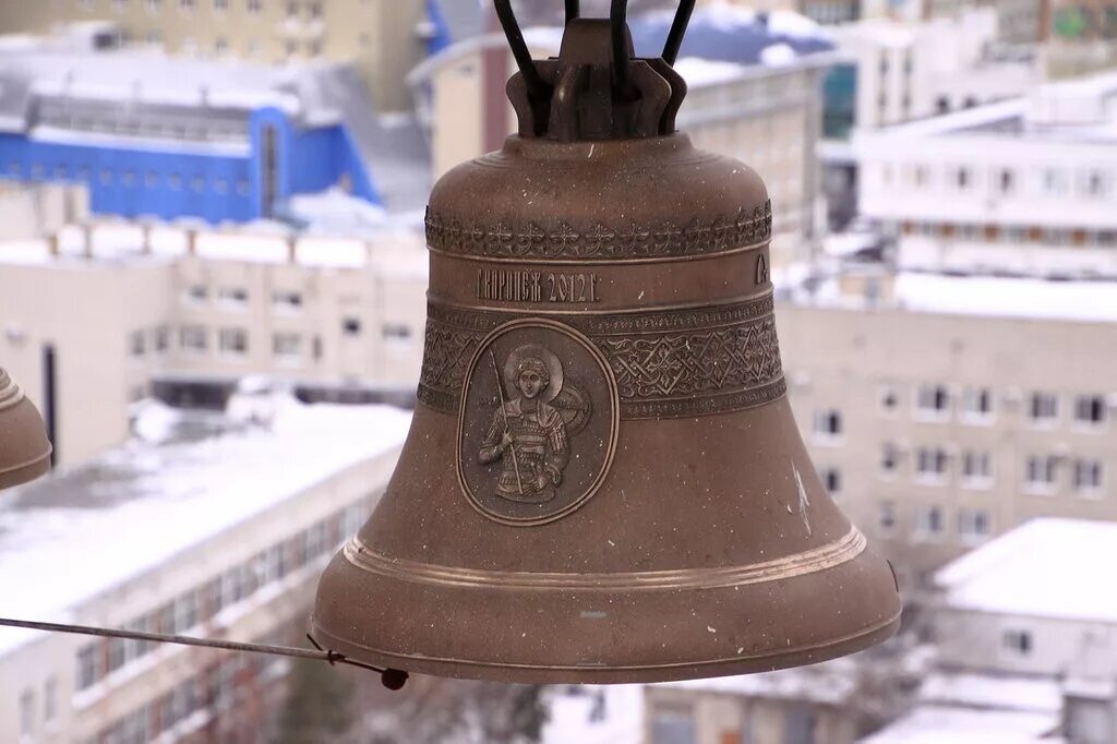 Благовест. Благовест колокольный звон. Церковный колокол благовест. Вид колокольного звона благовест это. Колокольный звон колокол благовест.