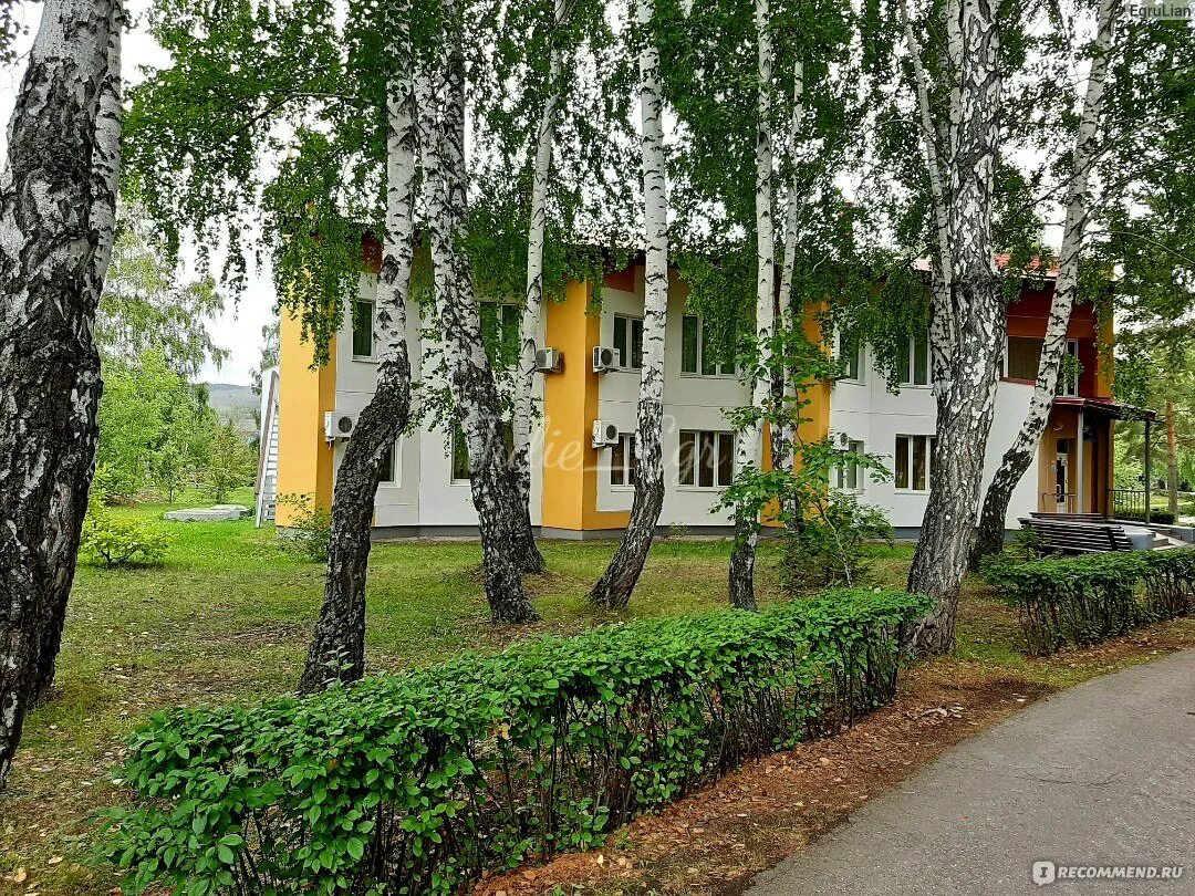 Зеленая поляна юбилейный. Санаторий юбилейный башкирия. санаторий юбилейный на озере банное. юбилей башкирия санаторий. 11 дача санаторий юбилейный.