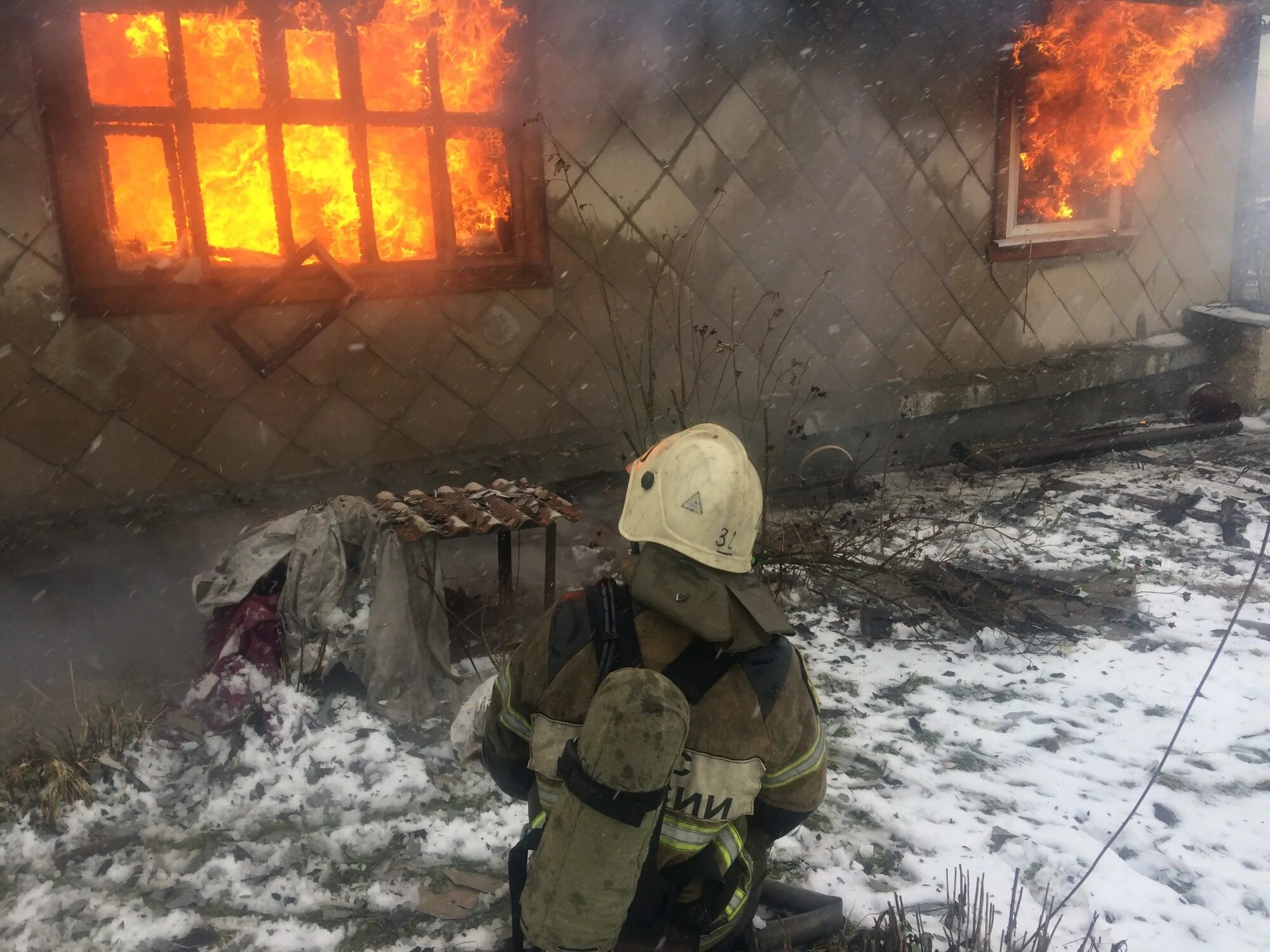 Пожар в лакинске. Спасение людей на пожаре. Пожар г августа 2022. Пожар в лакинске 9. Крупнейшие пожары в россии.
