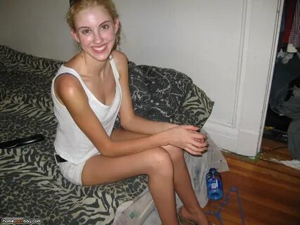 Blond GF love showing her holes - Mobile Homemade Porn Sharing.