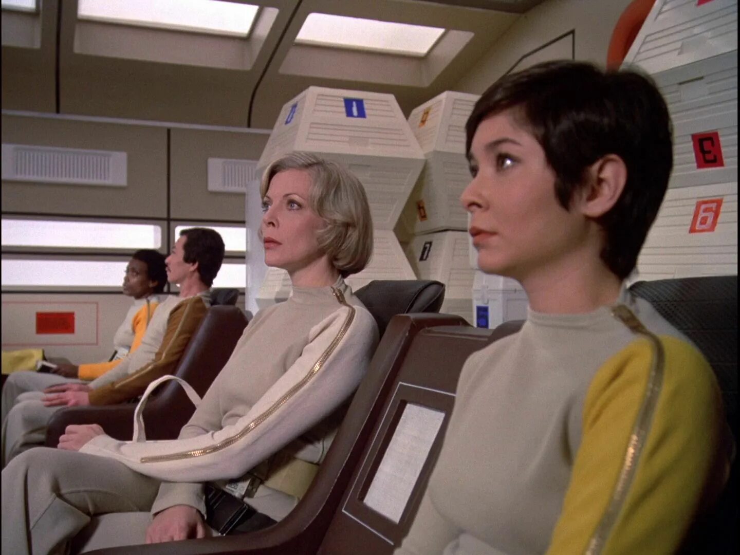 Space tv show. Космос 1999. Space 1999. Space 1999. Space: 1999 (1975).