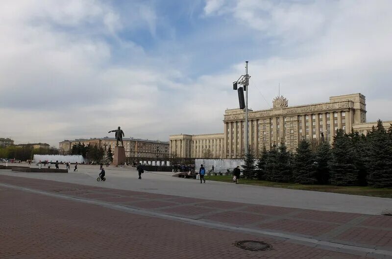 В Петербурге коммунисты необычно отметили праздник Великого Октября ИА Красная В