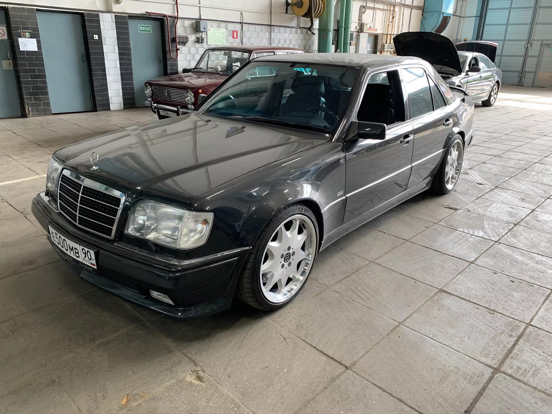 Е 500 3. Mercedes Benz w124 e500. Mercedes Benz w124 Brabus. Мерседес е 124 Брабус. Mercedes w124 e500.