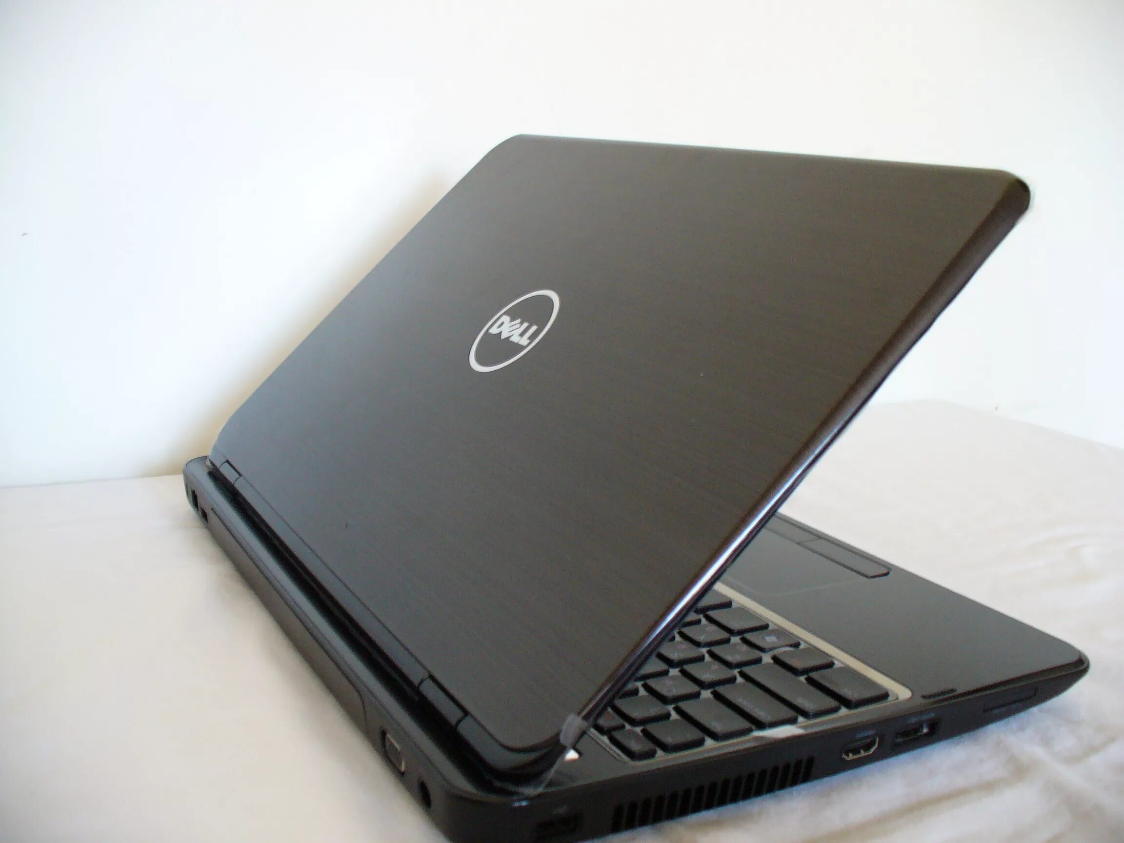 Dell 5110. Dell inspiron 5110. Dell inspiron n5110 фото. Ноутбук делл 5110. Dell 5110.