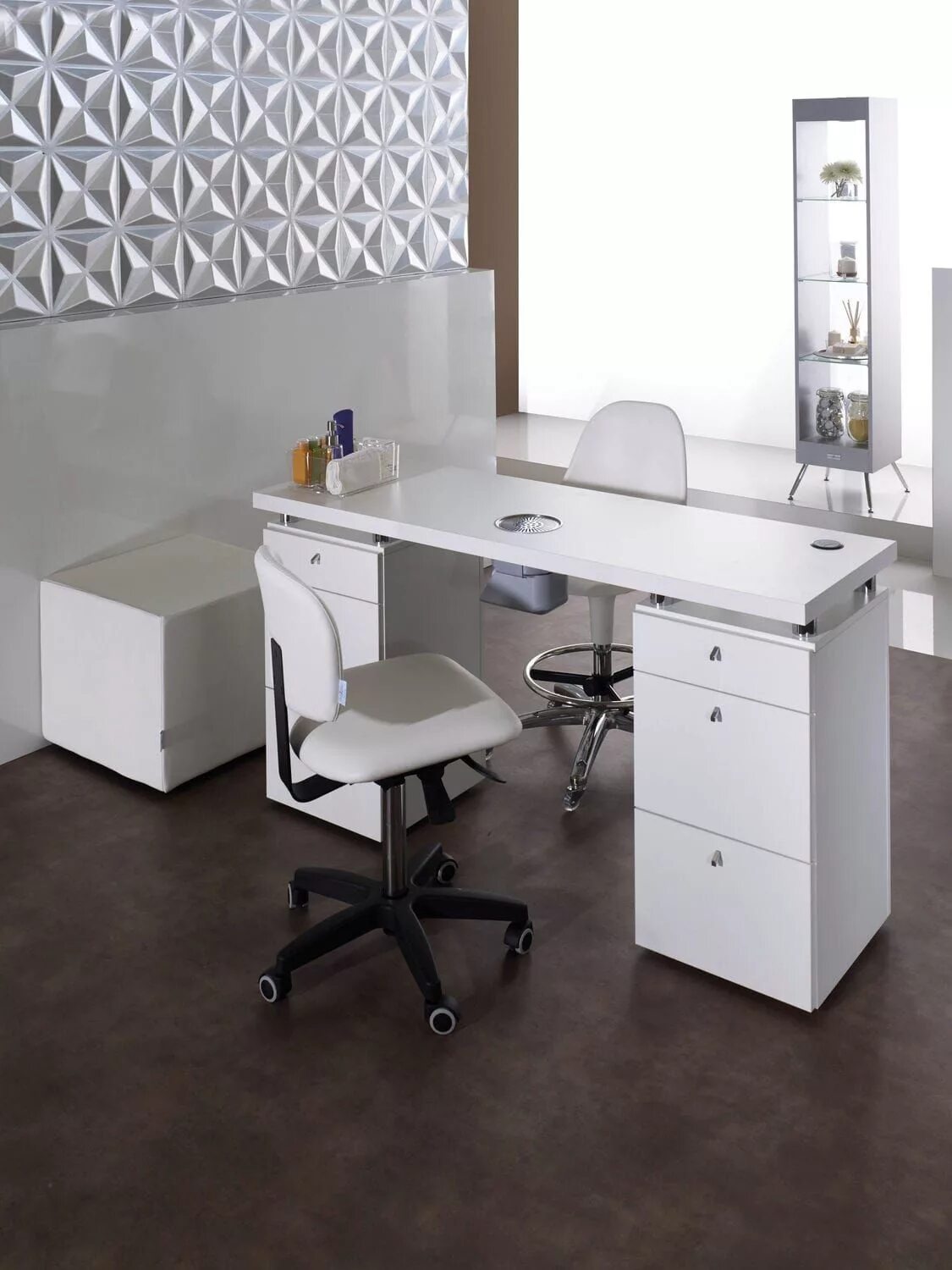 Маникюрная мебель. Стол письменный simple 160cm (z36025) белый Invicta і. Стол для маникюра. Мебель для кабинета маникюра. Столики для салонов маникюра.