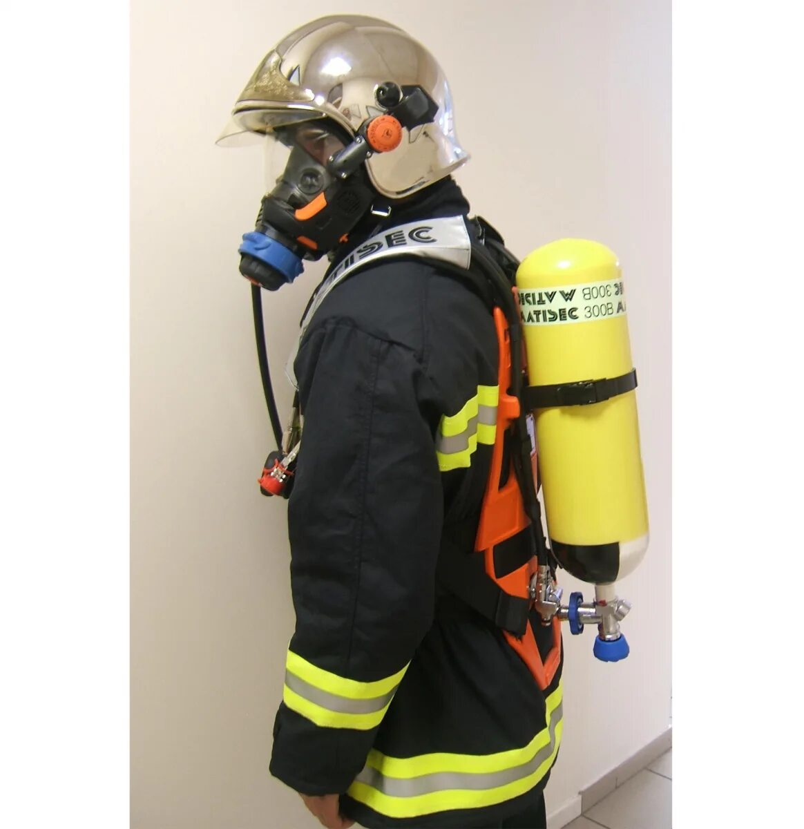 Self contained. Акваланг Драгер. Водолазное снаряжение Драгер. SCBA. Self contained breathing apparatus.