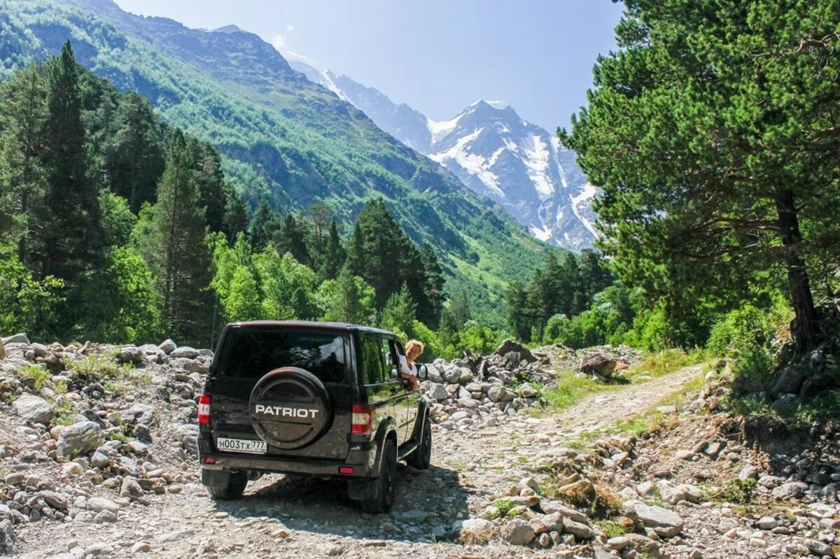 Архыз автомобиль. Архыз автомобиль. Дорога в архыз. Архыз владикавказ дорога. Архыз домбай.