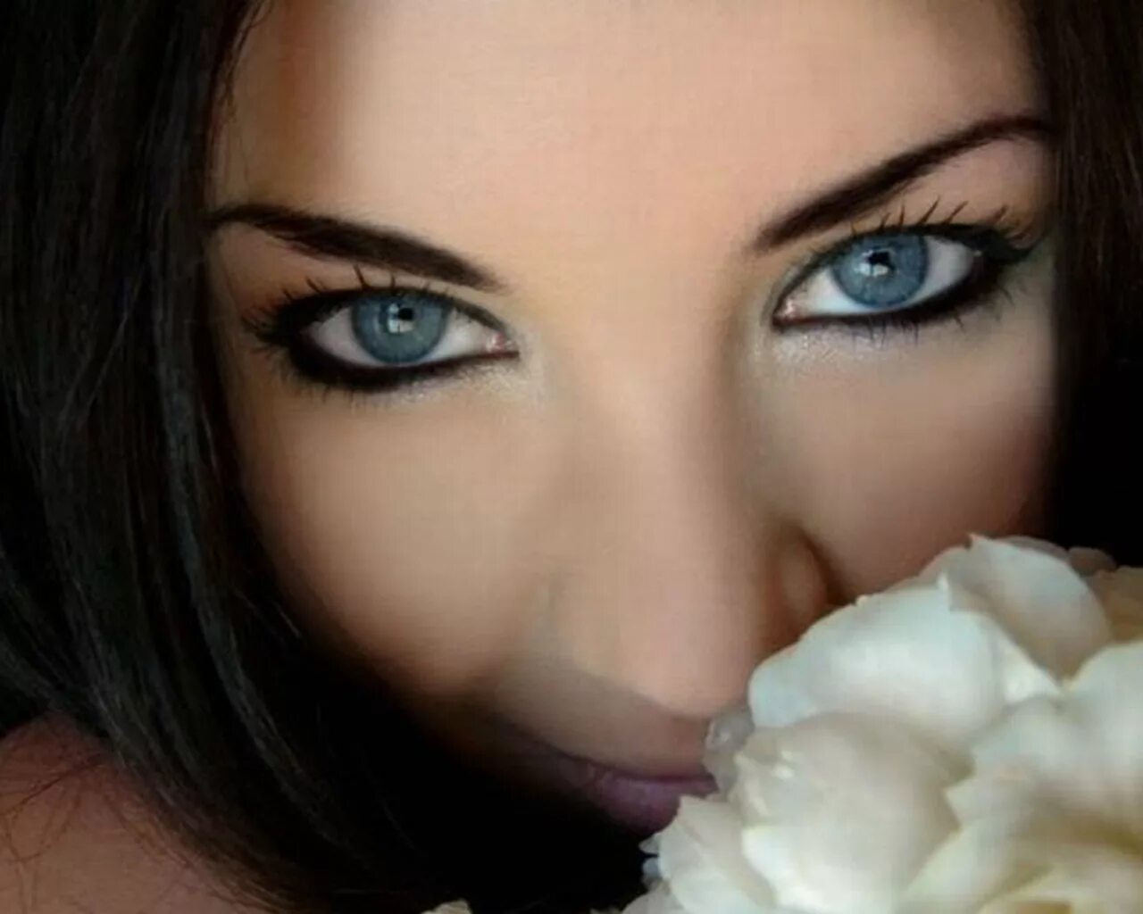 Psy trance. Ницца надпись. Nice compilation. Найс картинка. Селфи девушки с улыбкой.