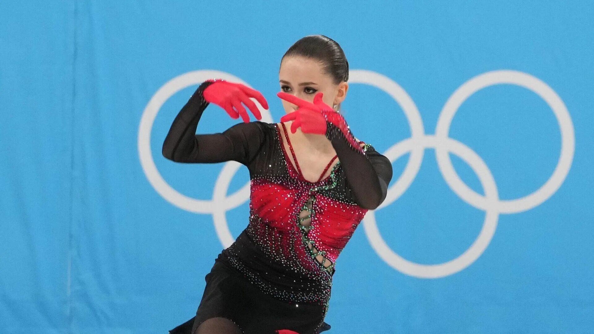 Камила валиева 2022 на олимпийских играх. Камила валиева. Камила валиева фигуристка 2022. Валиева фигуристка 2022. Камила валиева фигуристка.