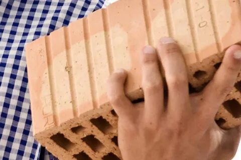 Нашел под кирпичом