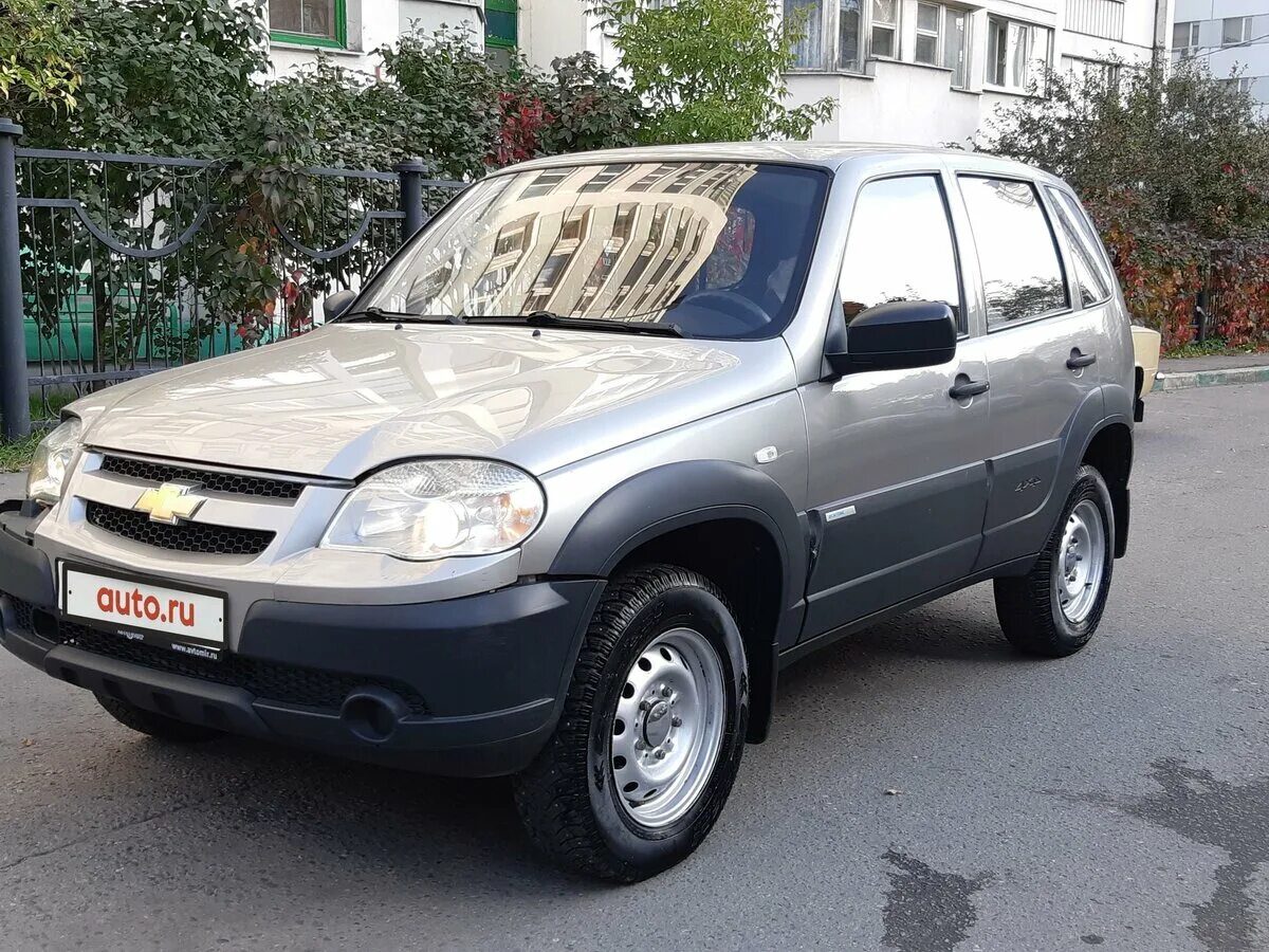 Chevrolet niva 2013 года. Chevrolet chevrolet niva 2013. шевроле нива рестайлинг 2013. Chevrolet niva i рестайлинг 2009 – 2020 внедорожник 5 дв. нива шевроле 2013 года выпуска.