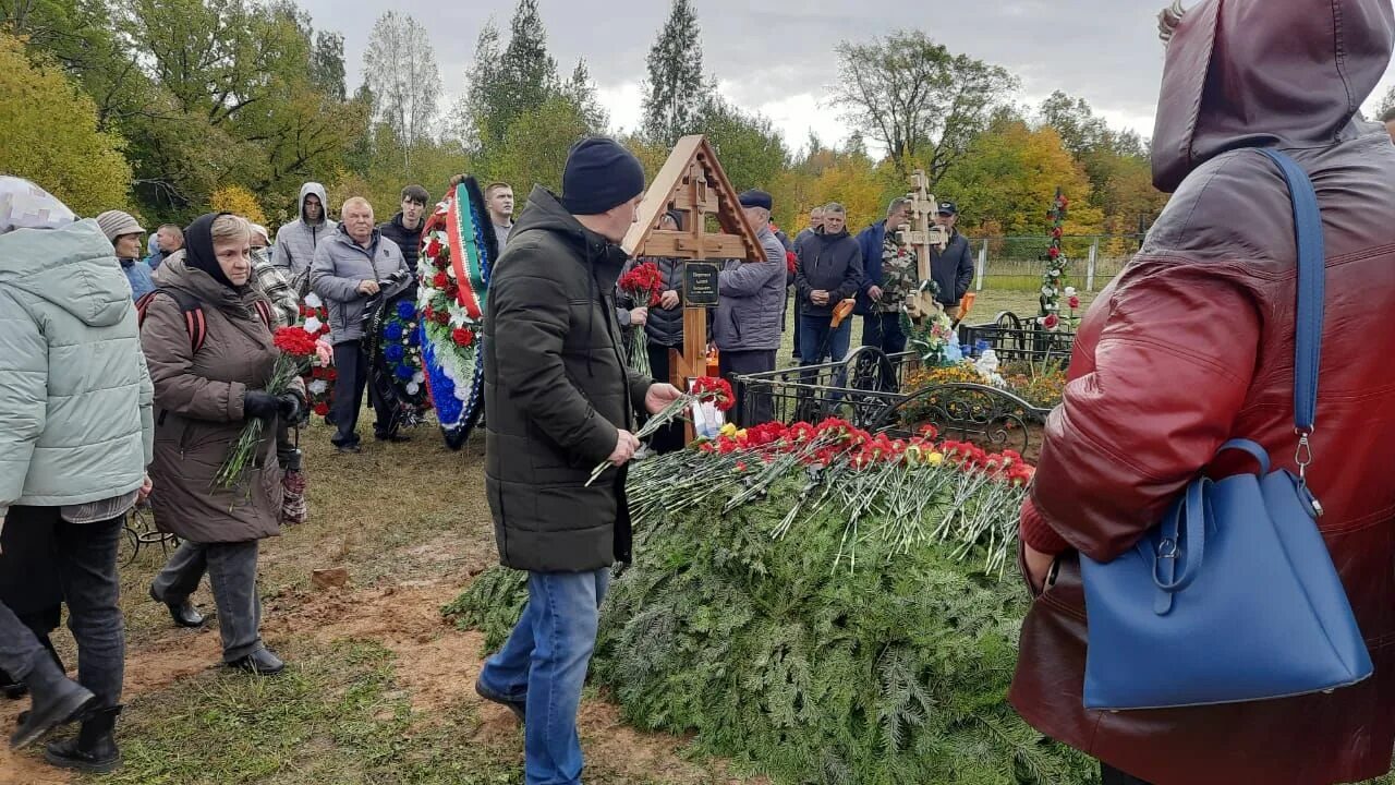 Прощание с Алексеем в Переделкино. Похороны в Верхнем Услоне. Похороны сычева