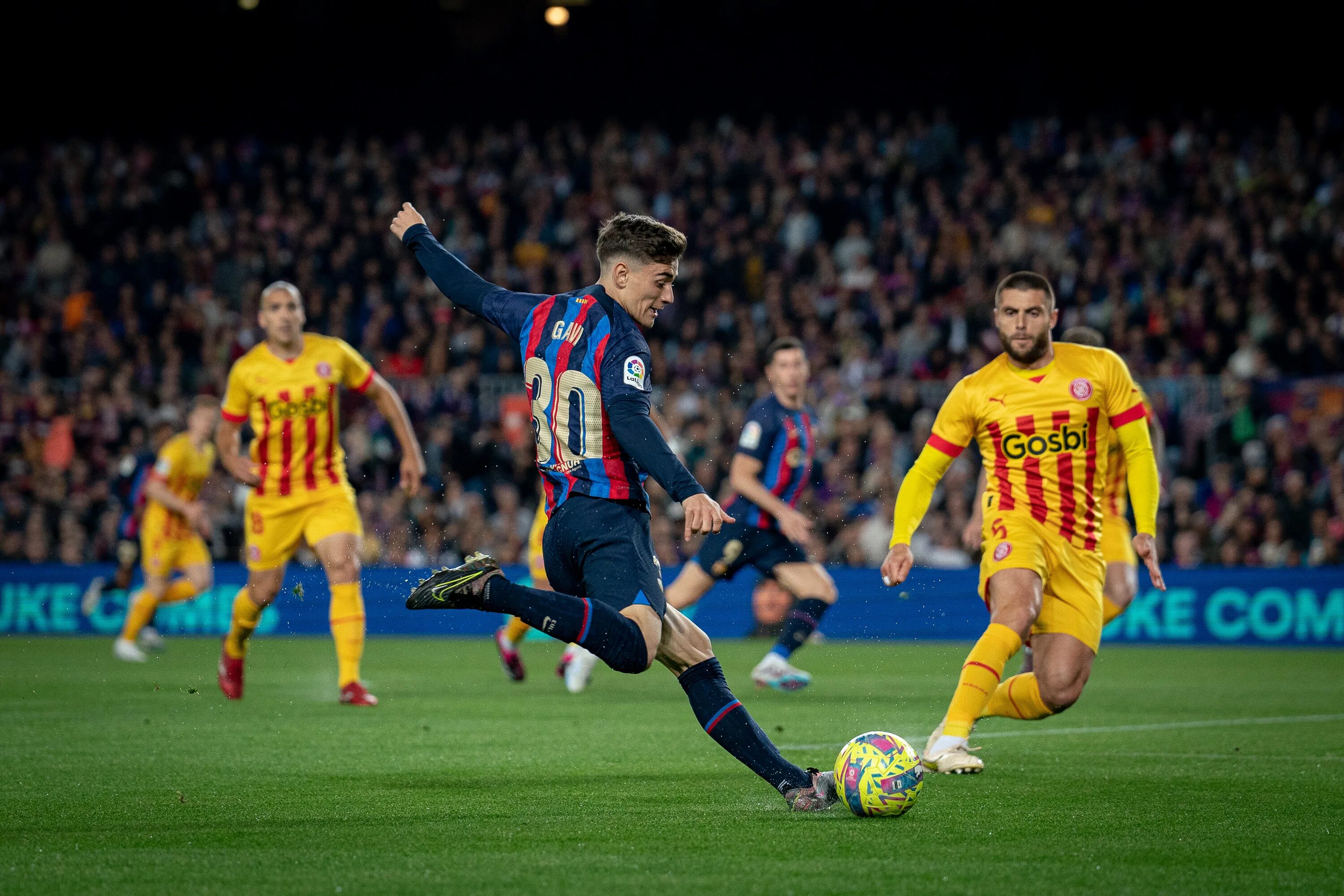 Гави футбол Барселона. Барселона Жирона 4 2. Barcelona vs Girona. Гави Барселона футбол 23 24. Новости футбола чемпионат испании