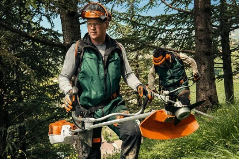 На улице штиль. Stihl FS 250. Мотокоса Stihl FS 87. Кусторез бензиновый штиль 560. Stihl FS 400 K.