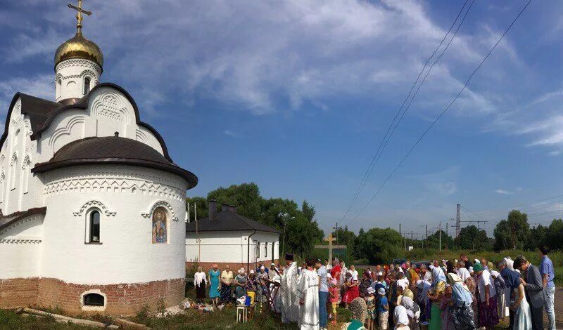 храм в белых столбах. белые столбы храм иконы всецарица. храм иоанна кронштадтского домодедово. храм в белых столбах. храм иоанна кронштадтского в белых столбах.
