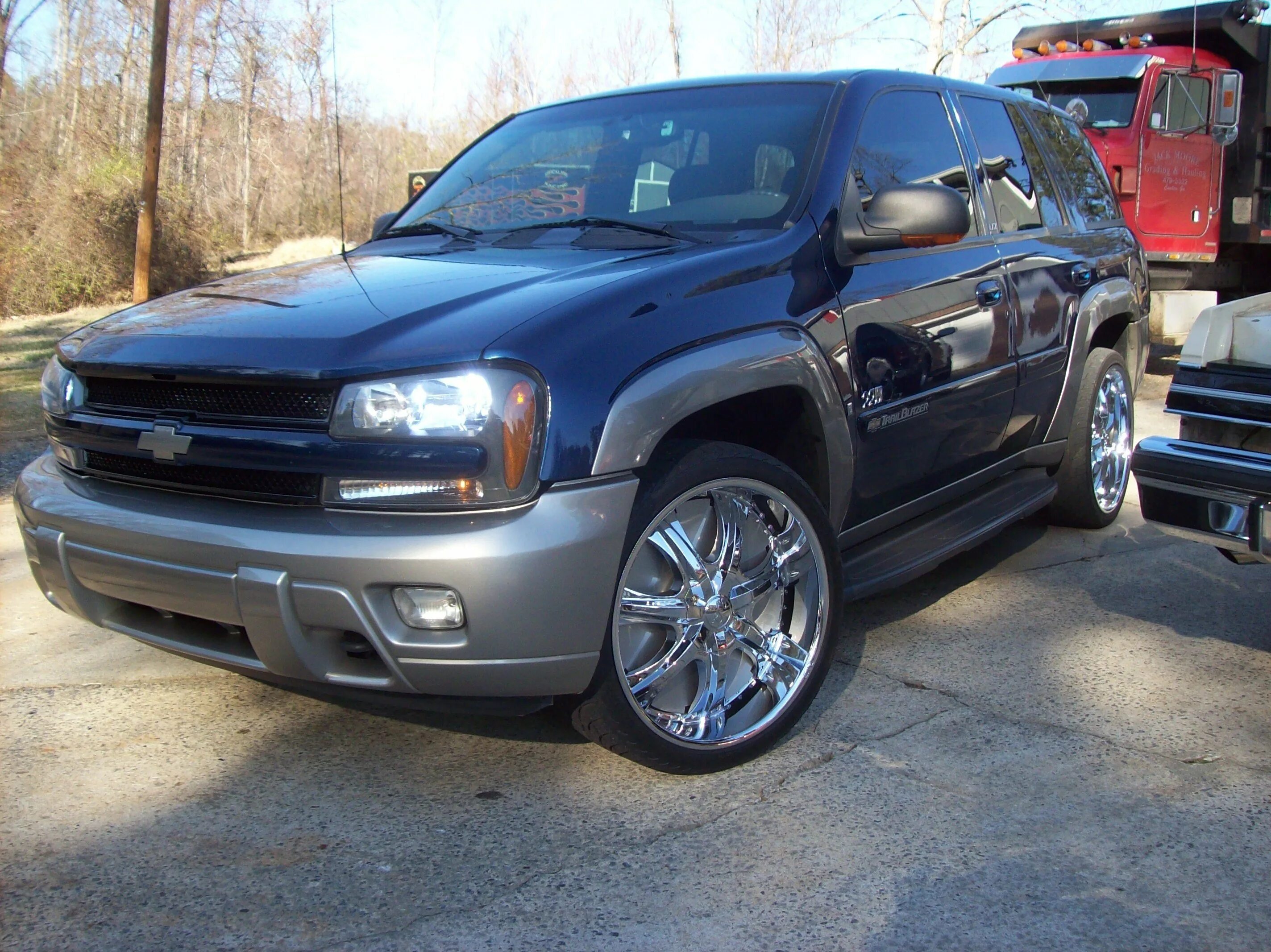 Шевроле трейлблейзер поколения. Chevrolet trailblazer 2005 Tuning. Chevrolet trailblazer 2008. Шевроле Трейлблейзер 2003 года. Chevrolet trailblazer 2007 Tuning.