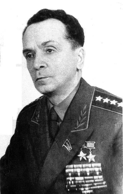 Иванович фото. Батов Павел Иванович. Павел Батов генерал. Генерал армии Батов Павел Иванович. Павел Батов Рыбинск.