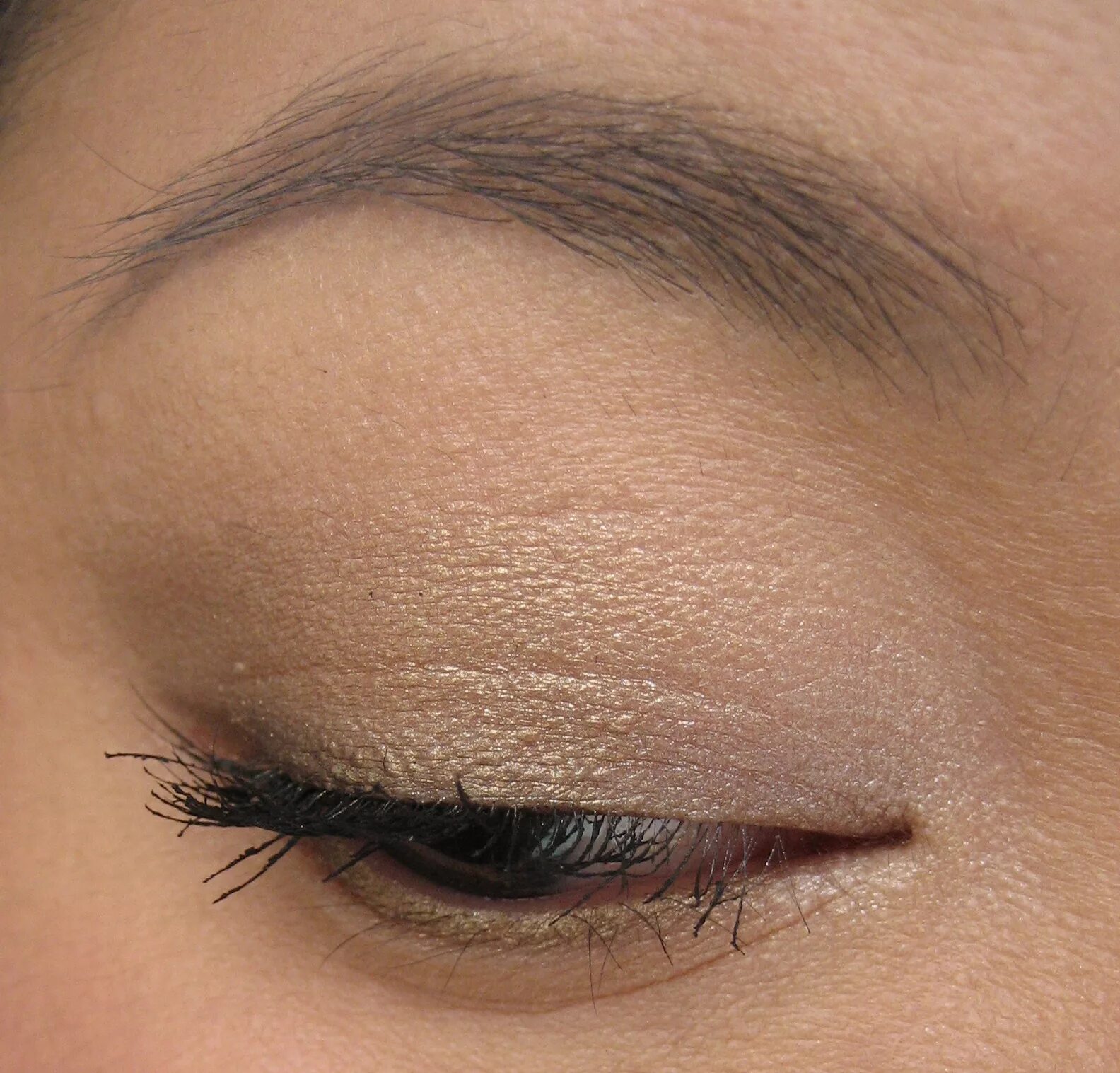 Mac eye. Mac eye kohl powersurge. mac eye kohl prunella. mac powersurge свотчи. mac eye kohl свотчи.