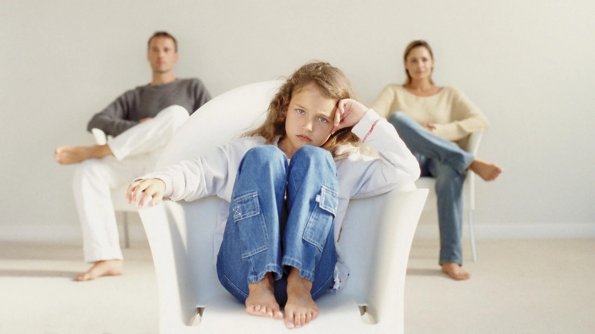 ребенок в семье. психология подростки и родители. родитель расширяющий. нарцистичный родитель это. типы семей.