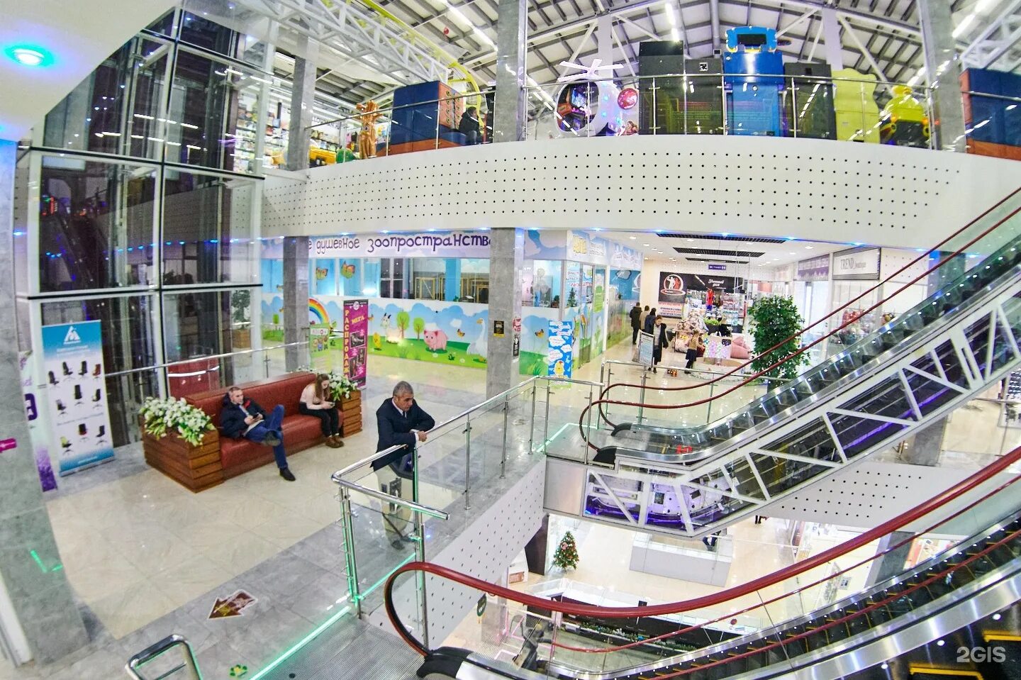 стрелка торговый центр хабаровск магазины. большая медведица хабаровск. тц в хабаровске. большая медведица торгово-развлекательный центр хабаровск. тц в хабаровске.