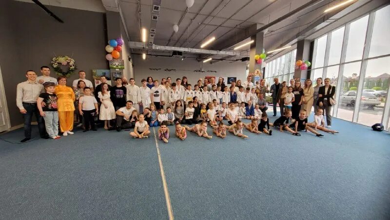 Кампус сколково крыша. Кампус семья. Мембранные металлические конструкции. Кампус сколково крыша. Кампус большая семья.