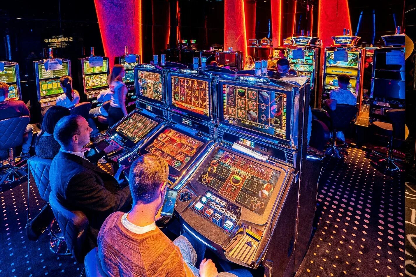 Казино Бумеранг Сочи. Игровая зона в Сочи казино. Красная Поляна казино игровые автоматы.