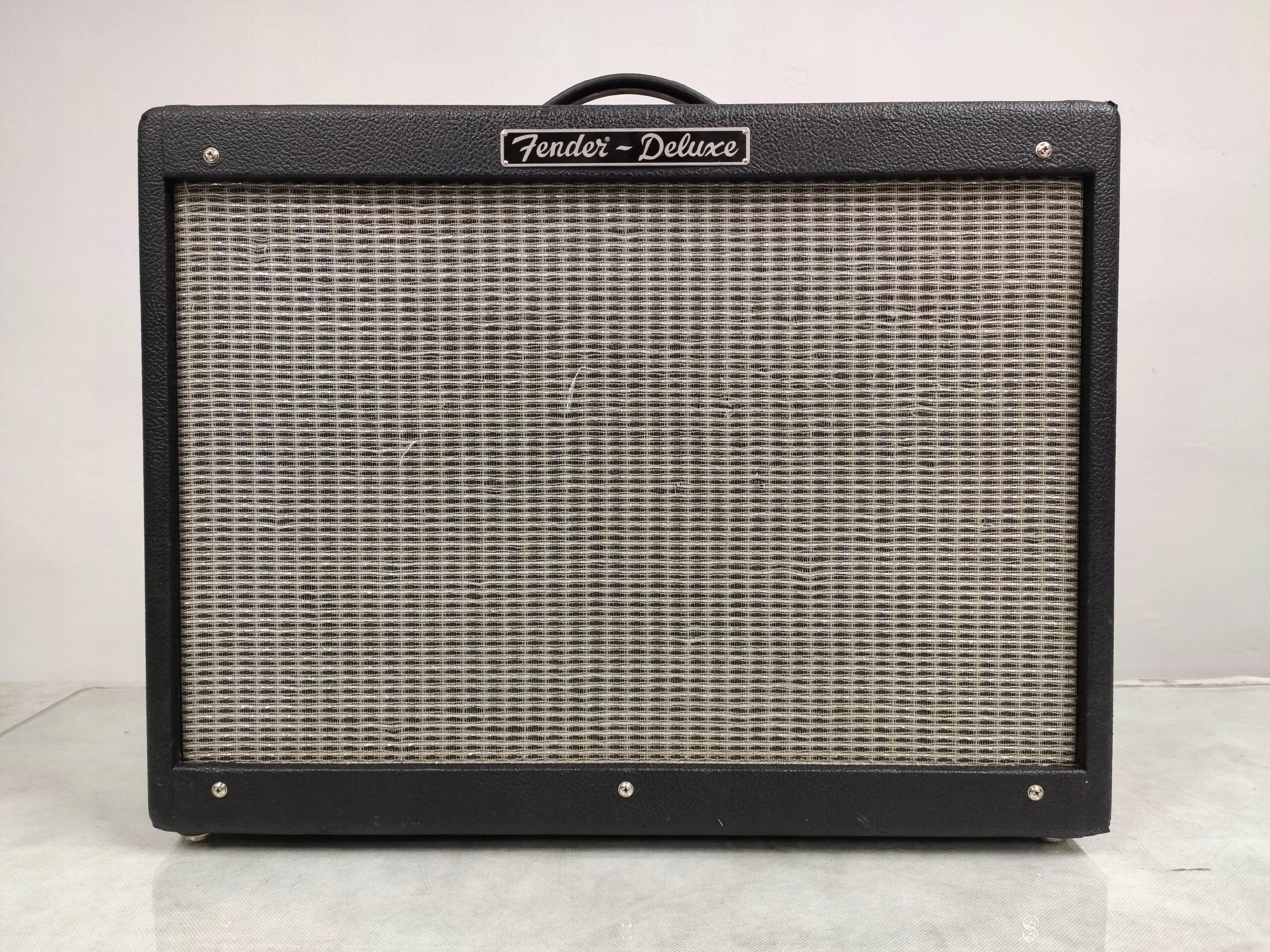 Fender hot rod deluxe. Fender ламповые комбоусилители. Усилитель fender. Fender комбоусилитель hot rod deluxe 3. Fender hot rod deluxe iv black.
