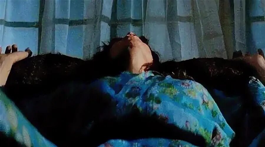 Бельфегор призрак лувра 2001. Призрак занялся с девушкой. Призрак девушки в белом платье. Очень страшное кино 2 фильм 2001. Приведения из каспера женщина.