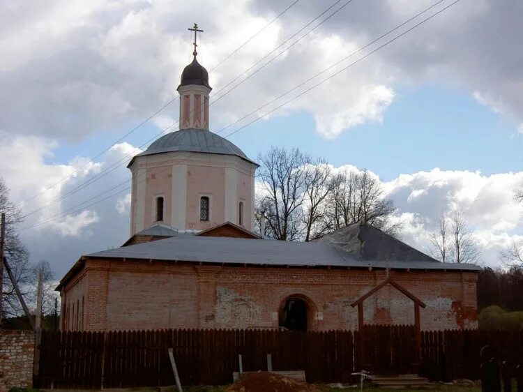 Погода васильевское рузский. Васильевское (деревня, рузский городской округ). Церковь воскресения словущего васильевское. Храм воскресения словущего в селе васильевское. Погода васильевское рузский.