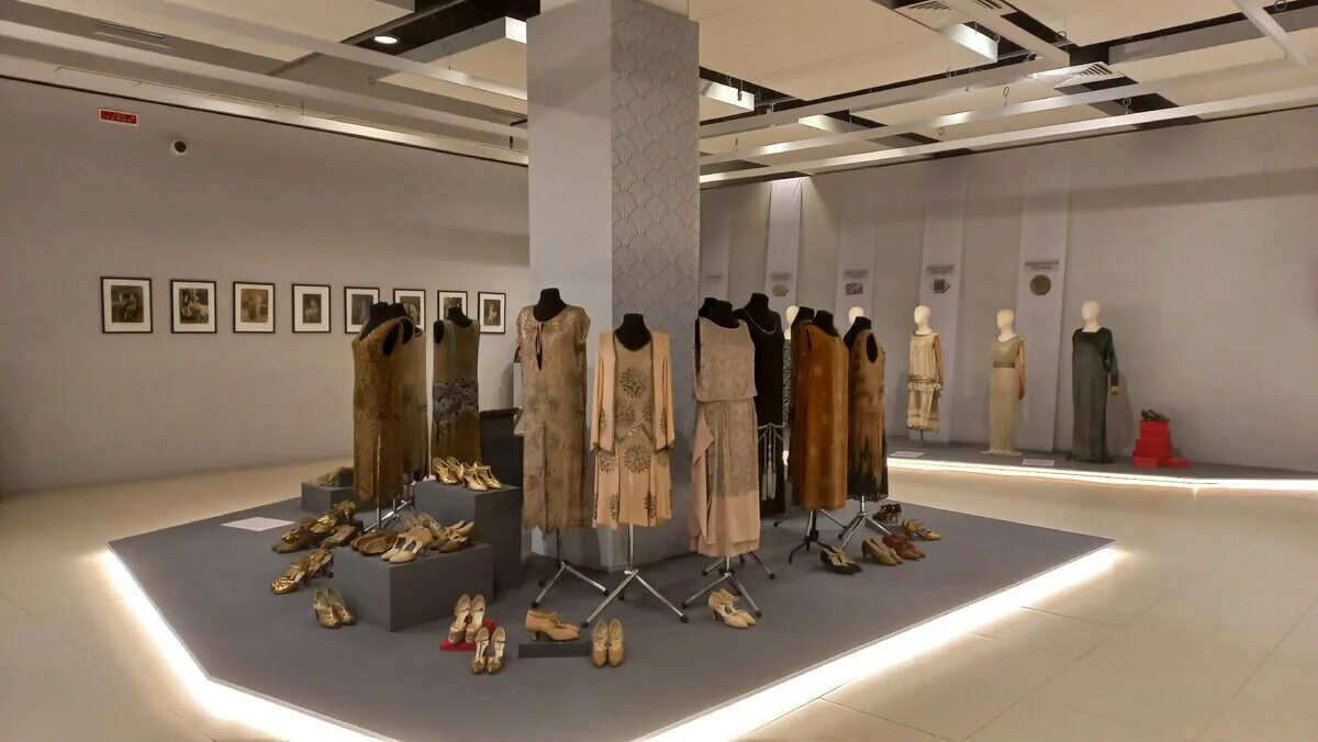 Выставка миллионер фэйр. Выставка роскоши. Выставка каджаров в москве. Облаченная в роскошь выставка. Выставка арт деко в москве 2022.