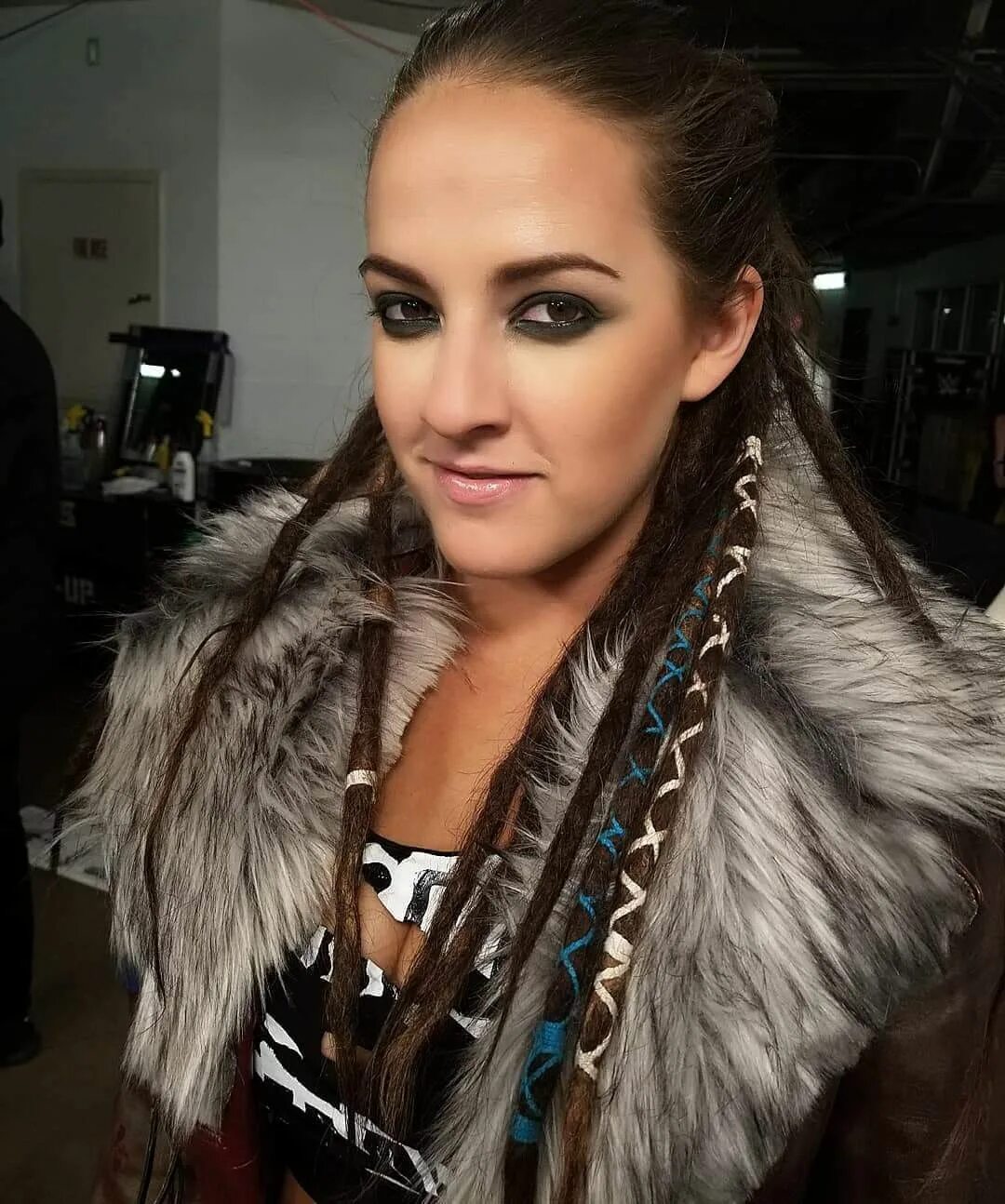 Sarah long. Sarah Logan. Sarah Logan WWE.