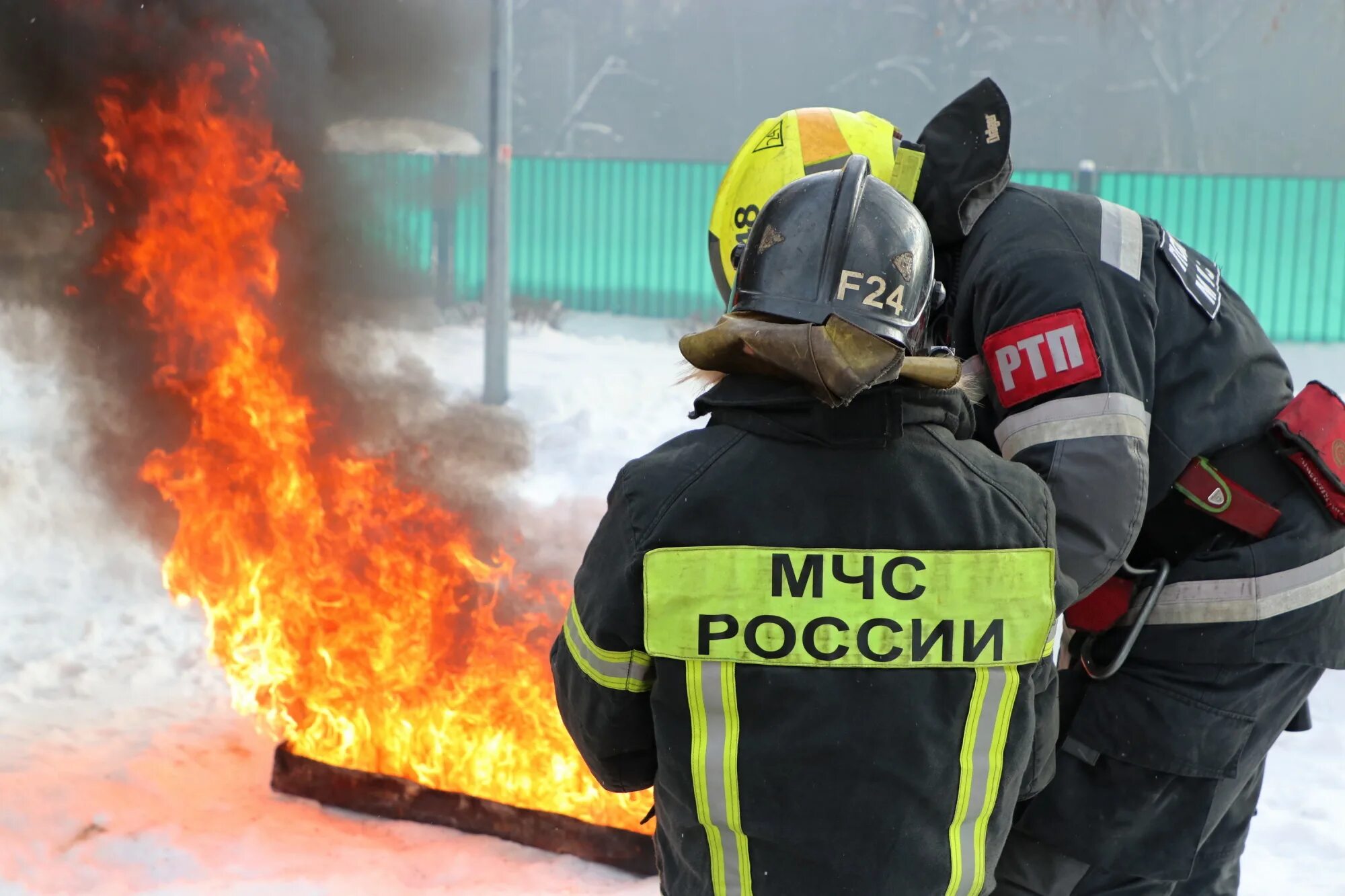 Мчс московская телефон. Гражданская оборона МЧС Москва. Го Москва МЧС. МЧС на выезде. Аш МЧС Москвы.