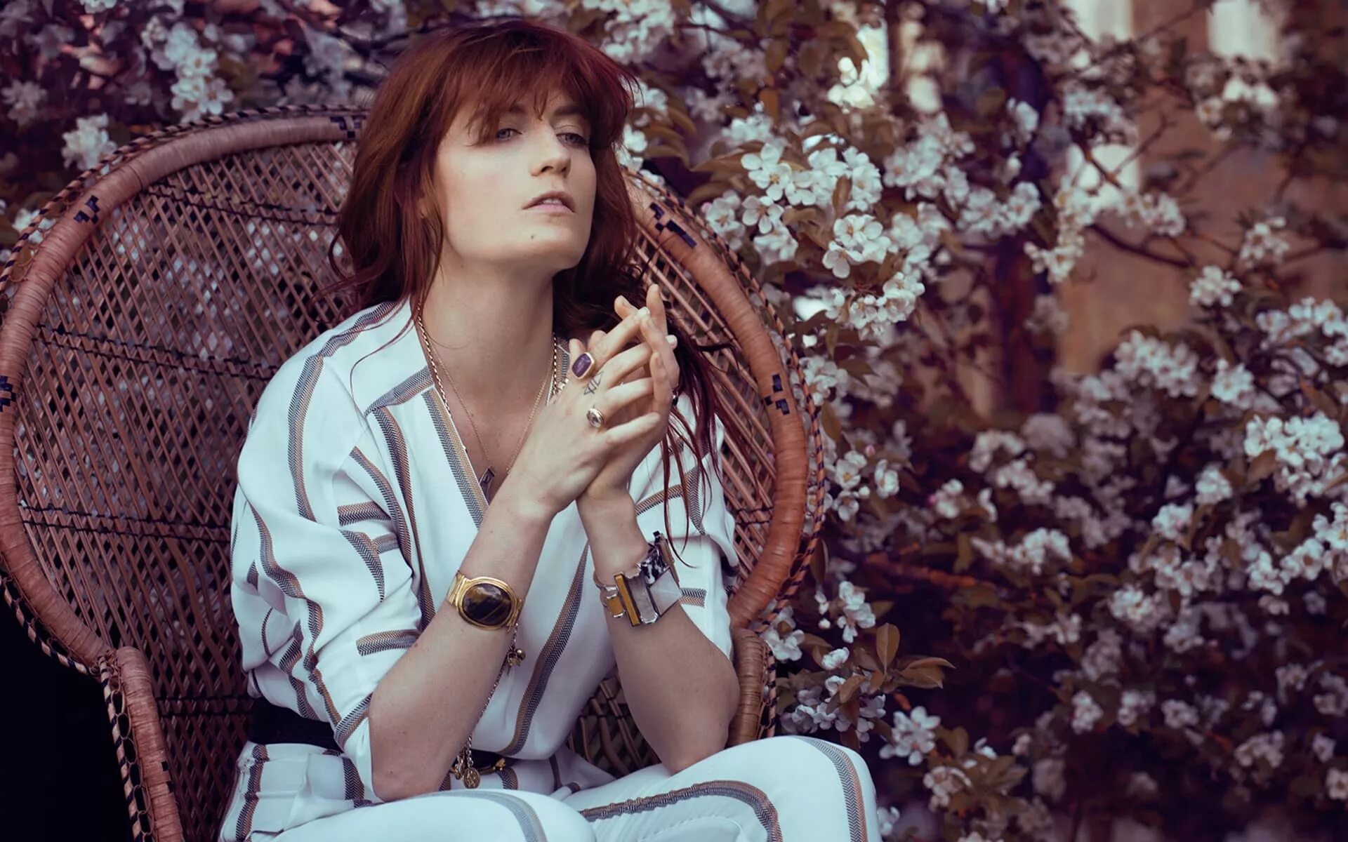 Florence the machine over the. Группа florence and the machine. флоренс певица. florence певица фото. флоренс уэлч эстетика.