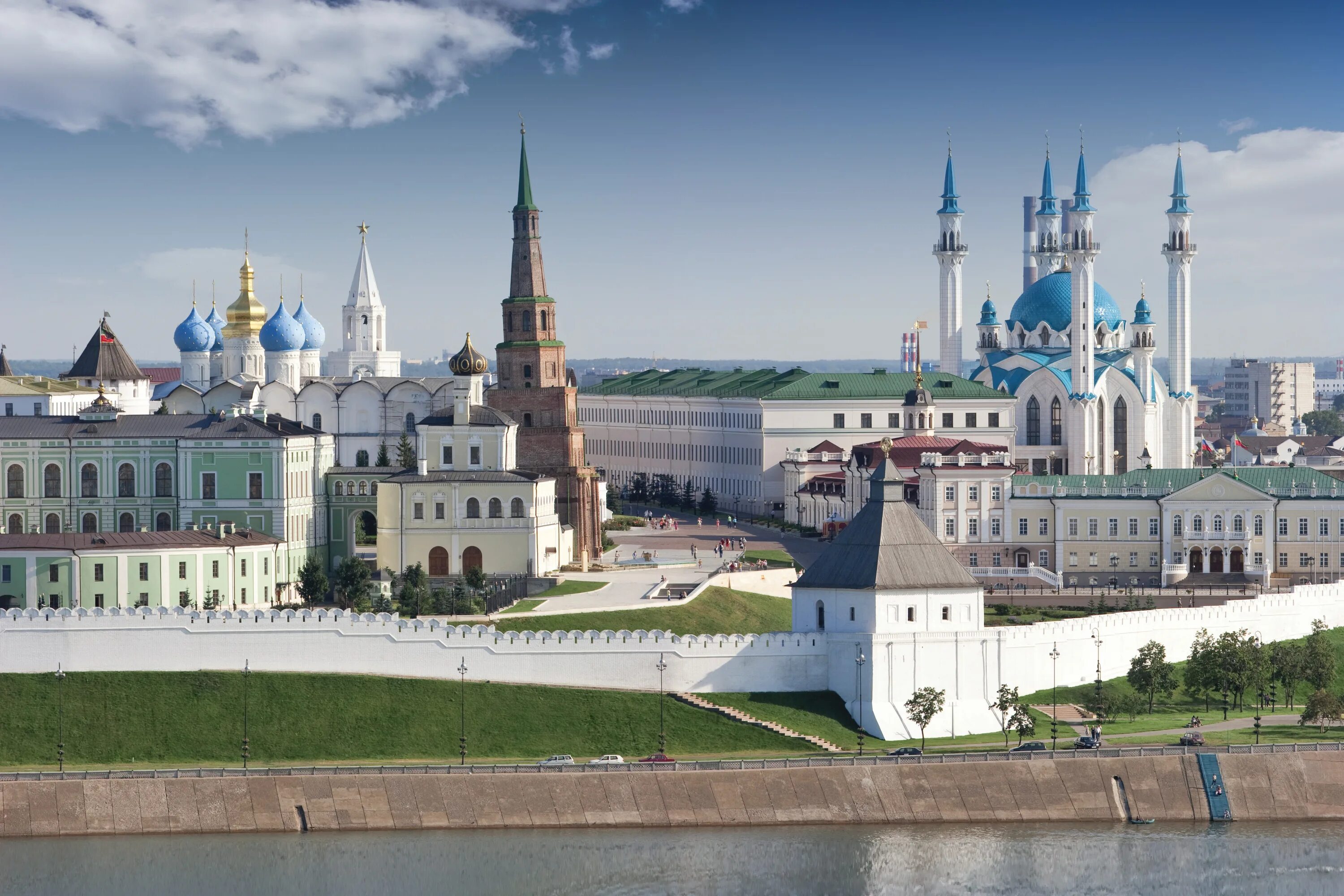 Наследие казань. Казань казанский кремль мечеть кул шариф. Казанский кремль наследие юнеско. Казанский кремль памятник всемирного наследия юнеско. Казанский кремль фото.