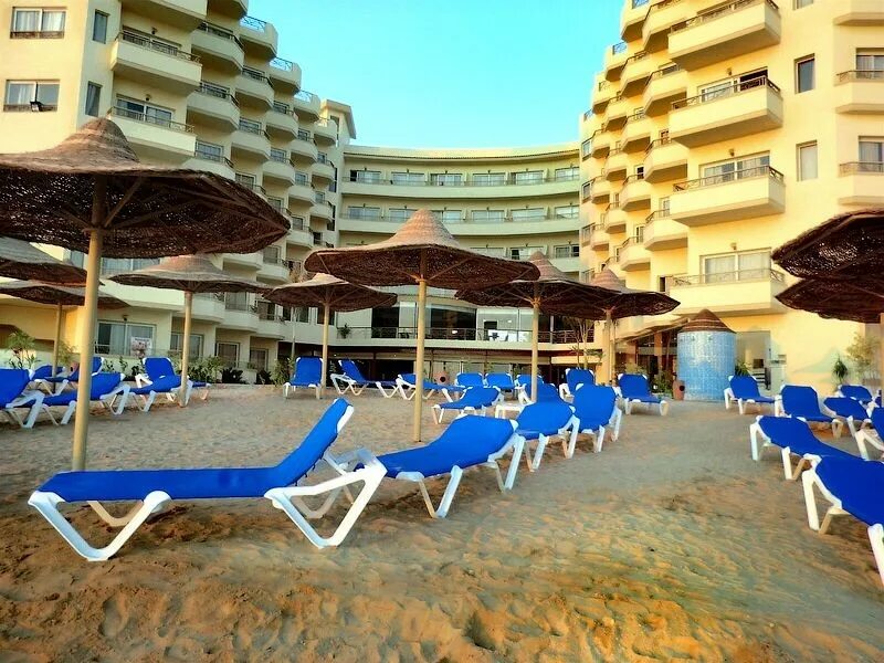 Magic хургада. Magic Beach Hotel Hurghada. Отель в Египте Magic Beach Resort. Magic Beach Hotel 4 Египет. Magic Beach Resort Hurghada 4.
