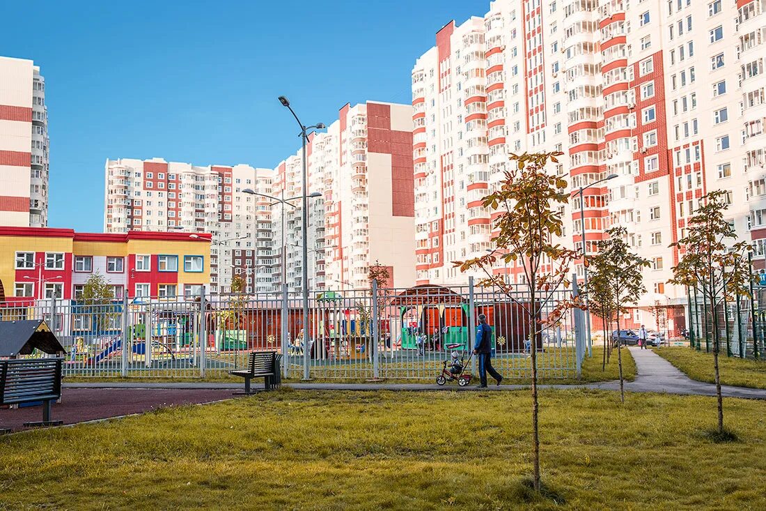 Нововатутинский проспект д 12а. Десеновское, нововатутинский проспект, д. Нововатутинский проспект 12а поликлиника. Детское поликлиника в новый ватутинки. Нововатутинский проспект 12а.