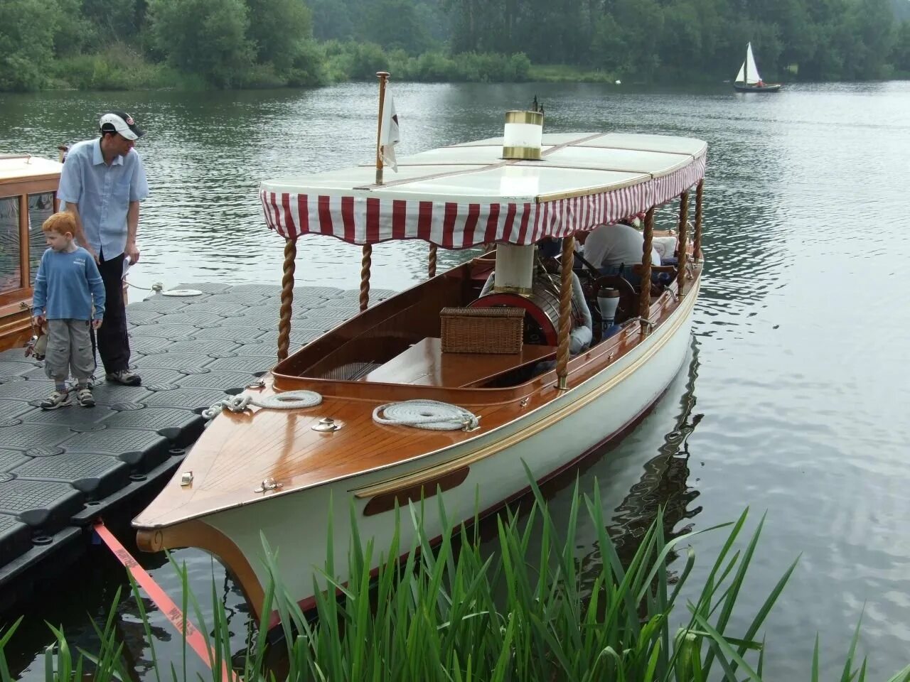 Прогулочный катер сша. Теплоход эол ялта. Развлечения на море. Прогулочный катер р5155тф. Looker 350 катер.